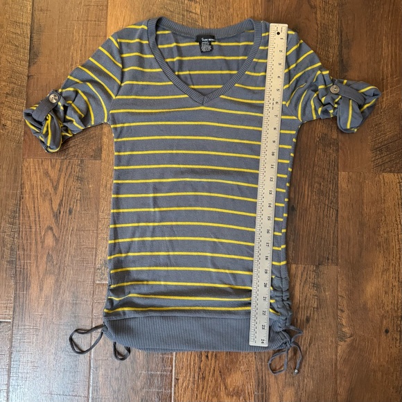 PURE REBEL ruched V-neck sweater, size Medium - Picture 8 of 8